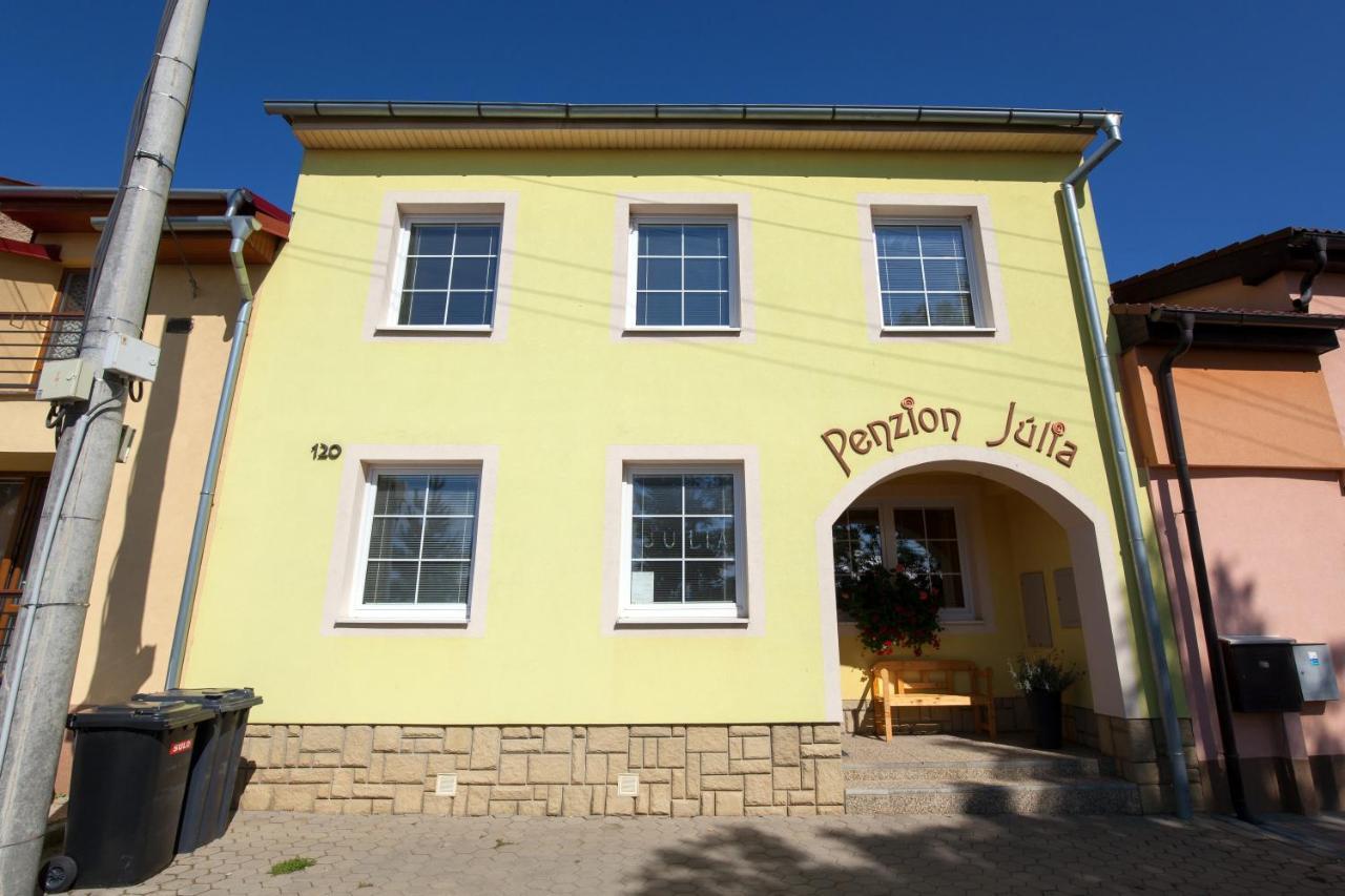 Hotel Privat Julia Vrbov Exterior foto